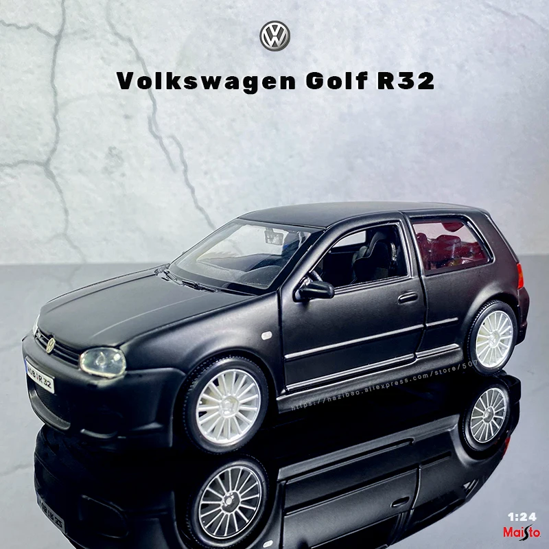 Maisto New 1:24 Volkswagen Golf R32 simulation alloy car model collection gift toy boys Toys