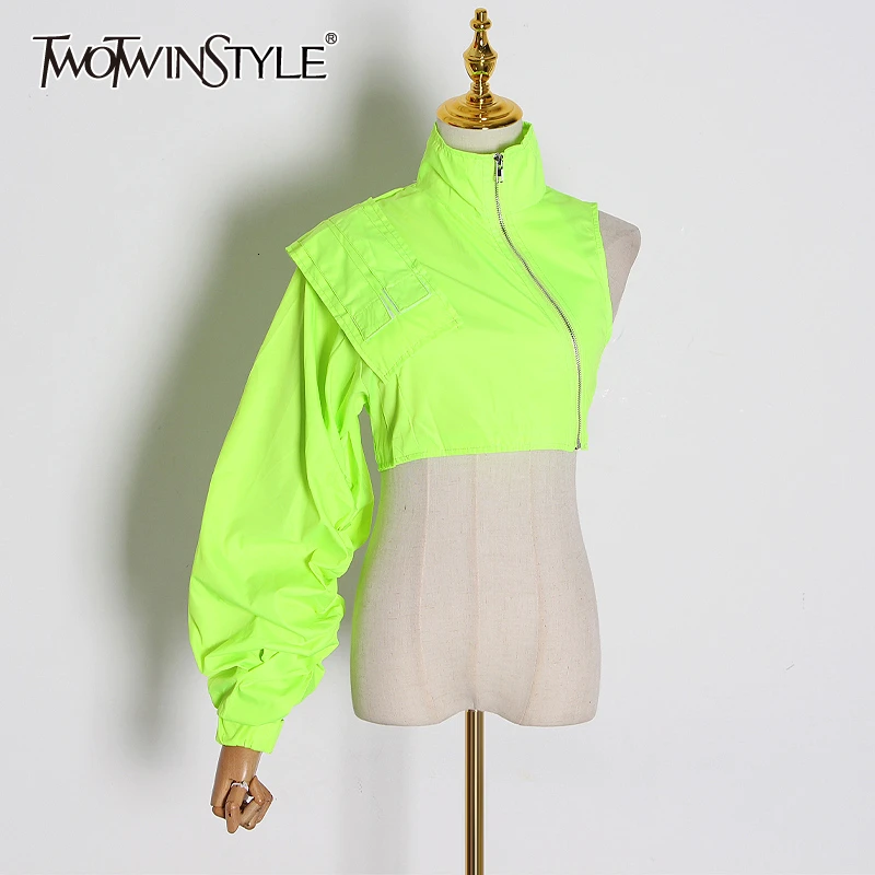 Twotwinstyle feminino assimétrico curto top com gola alta e manga longa streetwear casual moda nova