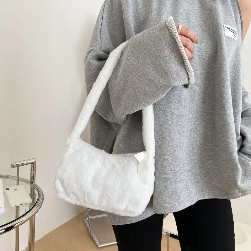 Simple Design Women Soft Plush Hobos Shoulder Bags Winter Furry Ladies Clutch Purse Handbag Fashion Female  Underarm Bag