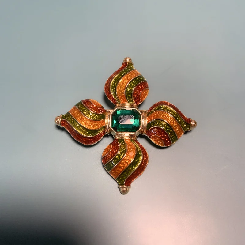 European and American court antique brooch female oil drop enamel exotic brooch emerald cross brooch new