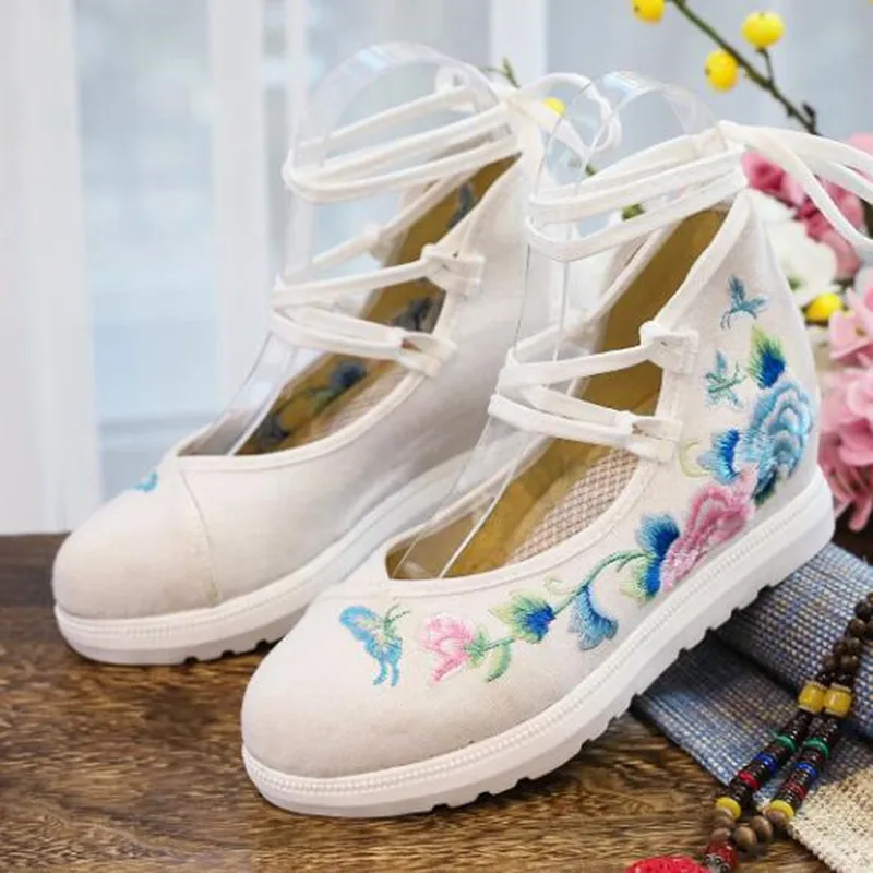 Spring Women Cross-Tied Embroidered Casual Shoes Girls Vintage Canvas Sneakers Ethnic Lace-Up Female Wedges Dancing Shoes