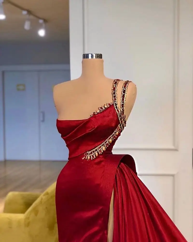 One Shoulder Red Satin Prom Dress Custom Beaded 2020 Vestidos Dubai Long Party Gowns Long Evening Dress Arabic Celebrity Abendkl