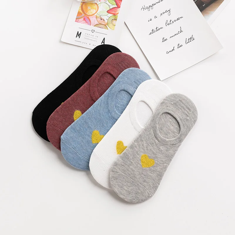 Chaussettes courtes antidérapantes en coton pour femme, 5 paires, chaussons invisibles noirs, en forme de cœur, pour fille, collection printemps et été