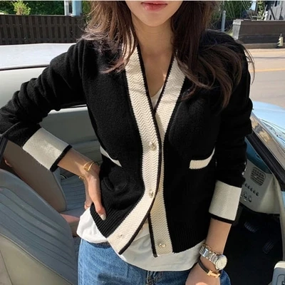 Korean Version of the V-neck Small Fragrance Slim Short Slim Cardigan Sweater  Women\'s  Jacket Outer