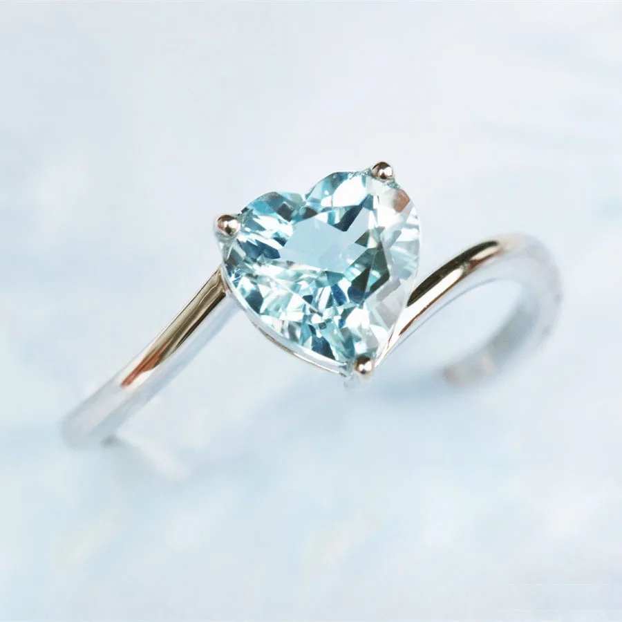 Exquisite Silver Plated Women Ring Heart Cut Sea Blue Zircon Ring Cocktail Party Crystal Ring Wedding Engagement Women Jewelry