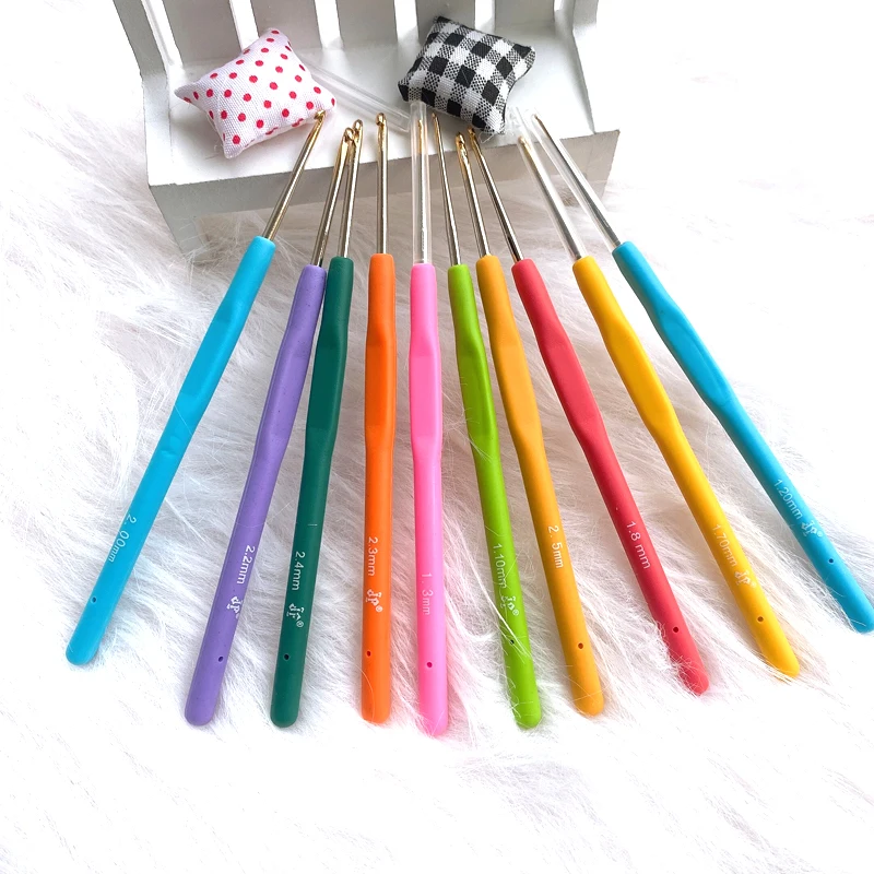 1Pcs Rubber Handle Crochet Hooks Needles 0.5mm-2.5mm Small Lace Yarn Weave Knitting Needles Hook For Dolls Tools 16 Sizes Hooks