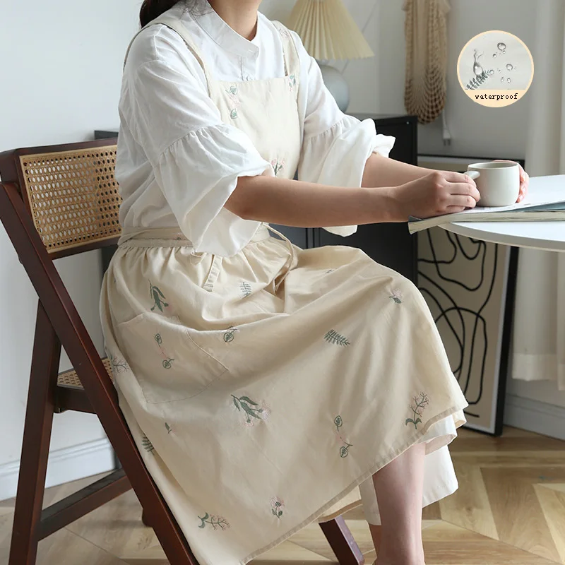 Nordic Simple Pleated Cotton Apron Waterproof Kitchen Apron Embroidered Silk Fabric Househould Bibs Coffee Shop Aprons