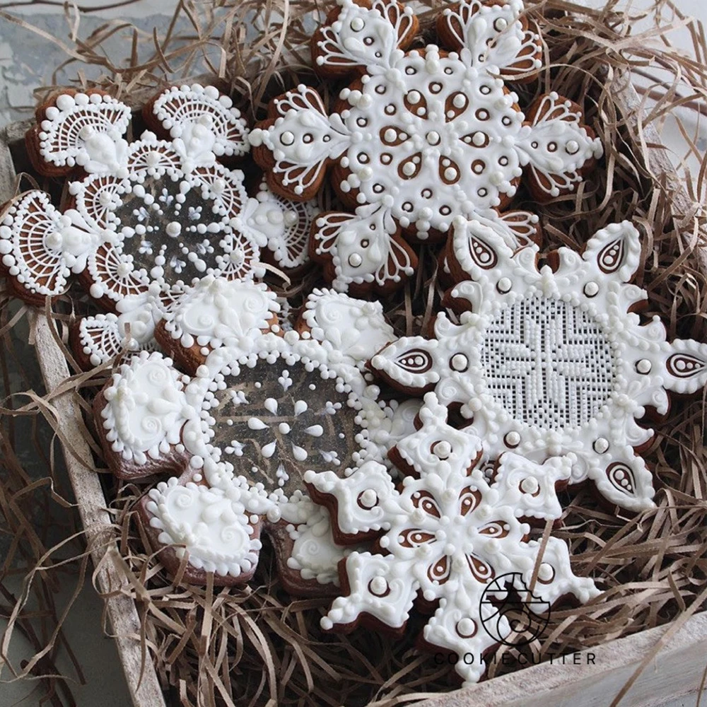 Snowflake Shape Cookie Cutter Christmas Snow Form Cookie Mold Winter Biscuit Mold Fondant Cake Baking Decoration Tool Plastic