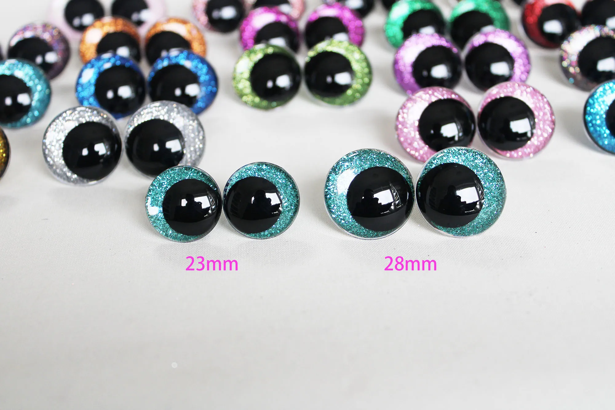 5 Paar/Set 14mm 16mm 18mm 23mm 28mm 30mm Komische Runde Glitzer-Regenbogen-Spielzeugaugen Lustige Puppenaugen mit Handpress-Unterlegscheibe -R3 – Detail 4