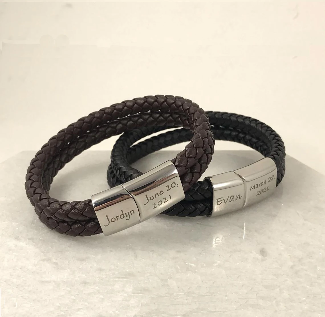 Genuine Leather Bracelet Customized Personality Engrave Name Date Stainless Steel Magnet Buckle Bangle Men Women Gifts Jewelry