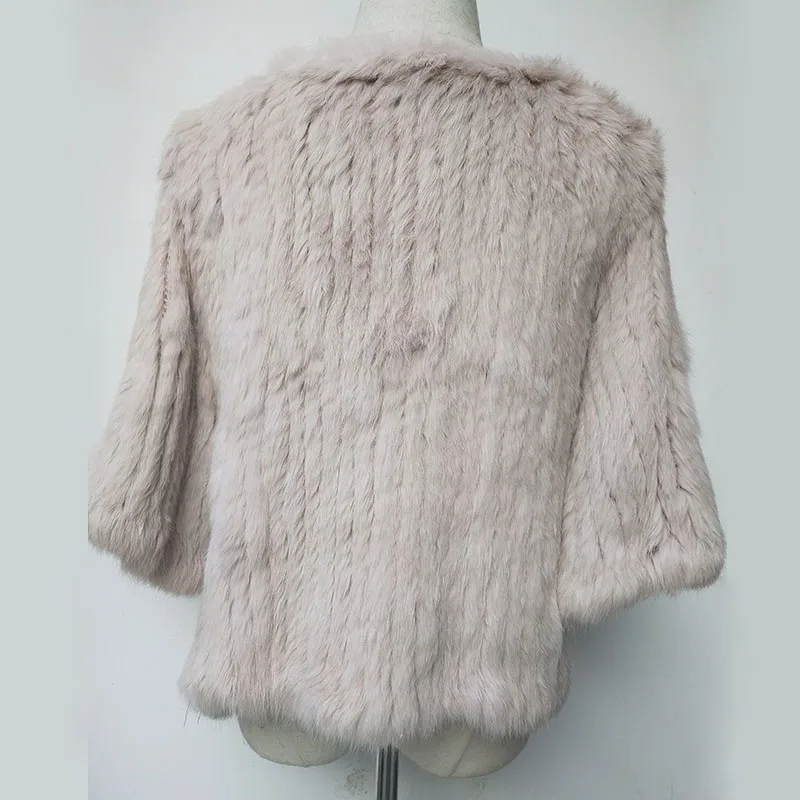 Cappotto da donna con pullover in pelliccia di coniglio naturale. Giacca da donna con mezza manica invernale calda in vera pelliccia lavorata a maglia