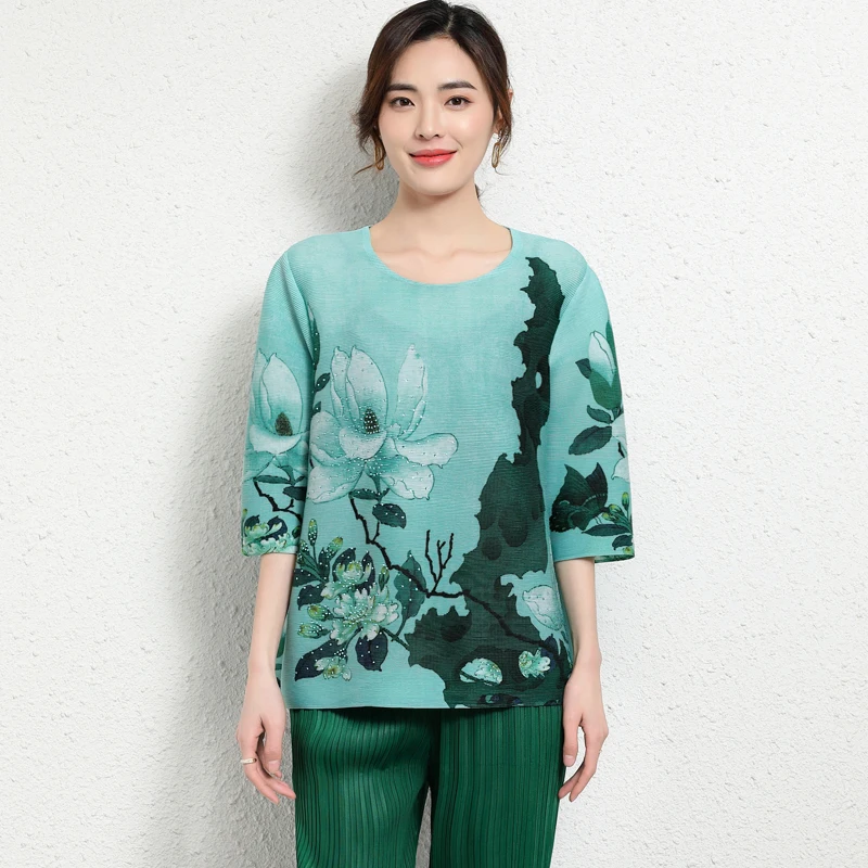 

21 spring and summer new woman printed t-shirt miyake pleated casual Tops basic mother's small Tees loose thin blouse for woman