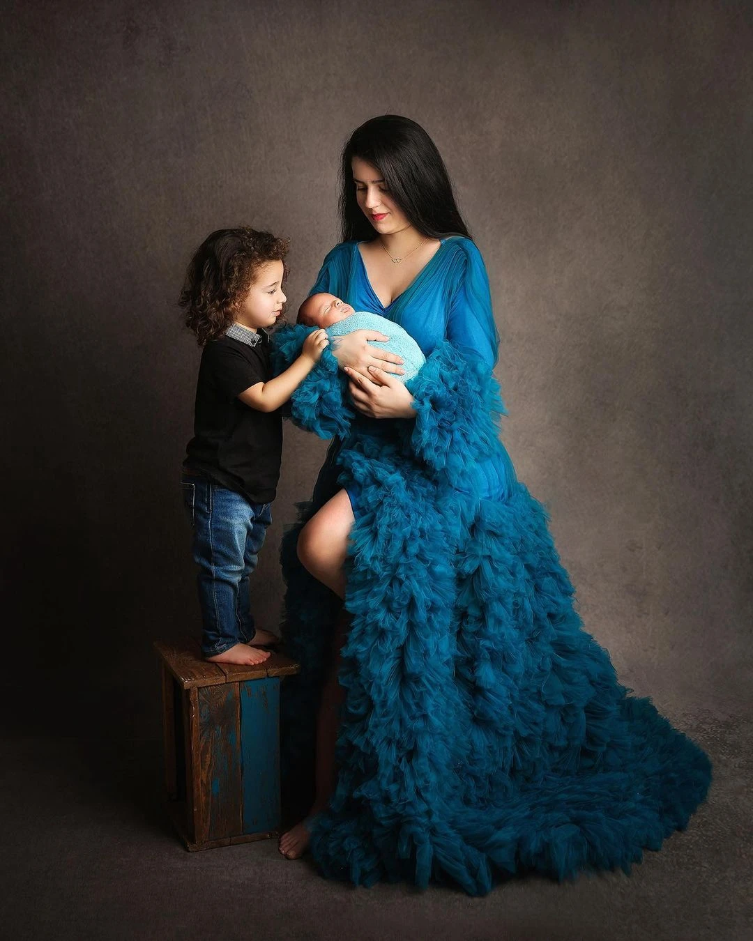 New Arrival Blue Maternity Dresses For Photo Shoot Long Sleeves With Slit Ruffles Tiered Plus Size Pregnancy Dressing Gowns