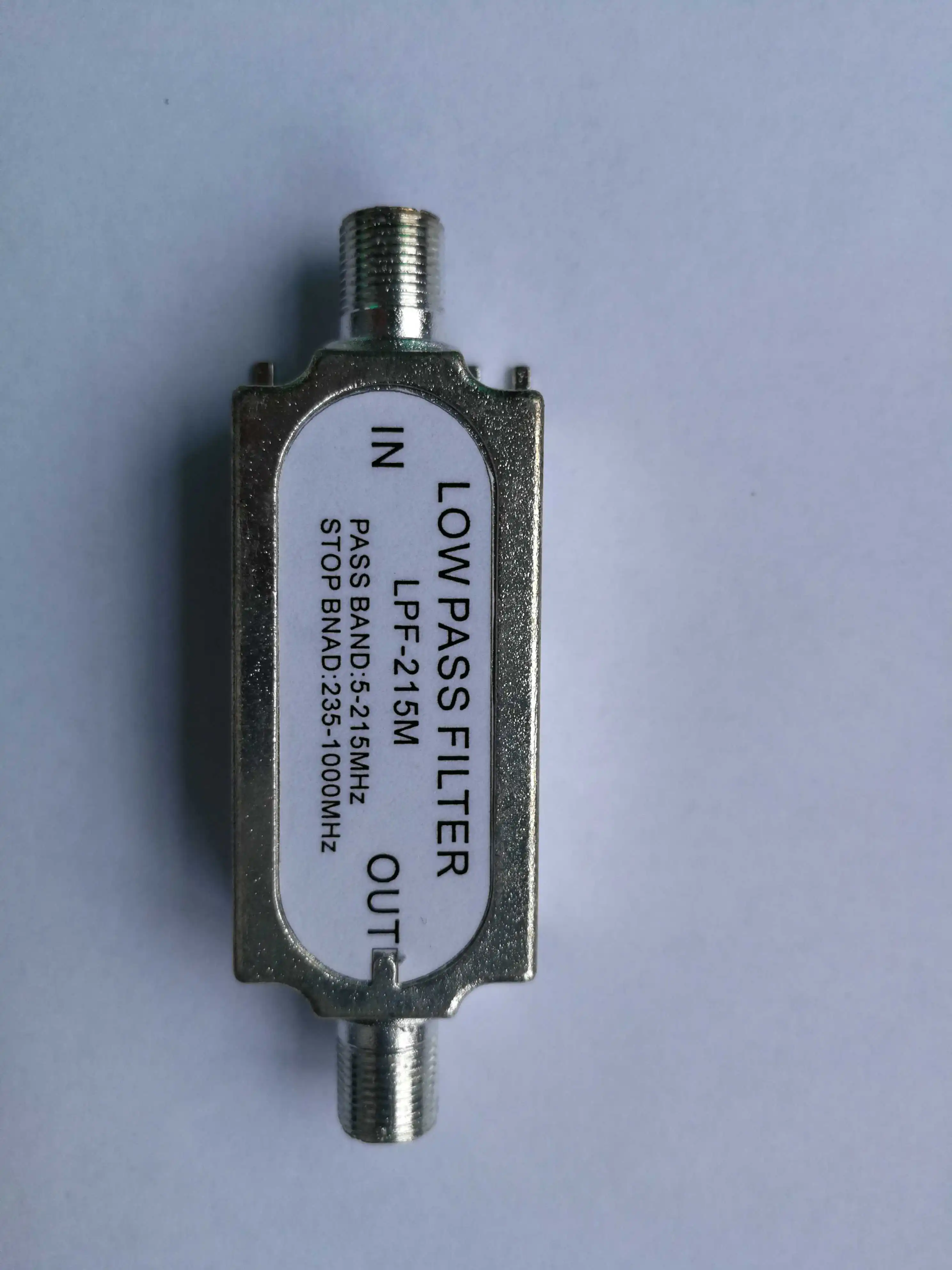 Low-pass filter for cable digital TV, LC filter for inserting programs at the front end of the computer room