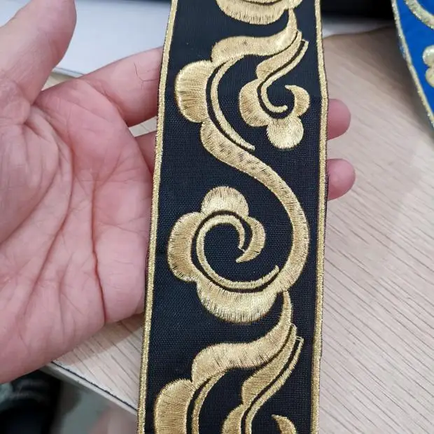 High Quality gold thread Xiangyun handmade embroidery 2\