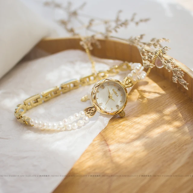 Pearl strap watch hotsell