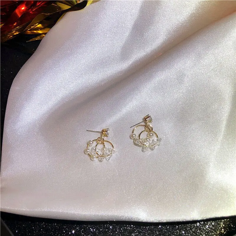 Punk Fashion S925 Needle Earrings Small Ladies Earrings Fresh And Wild Pearl Temperament Net Red Simple Earrings Women