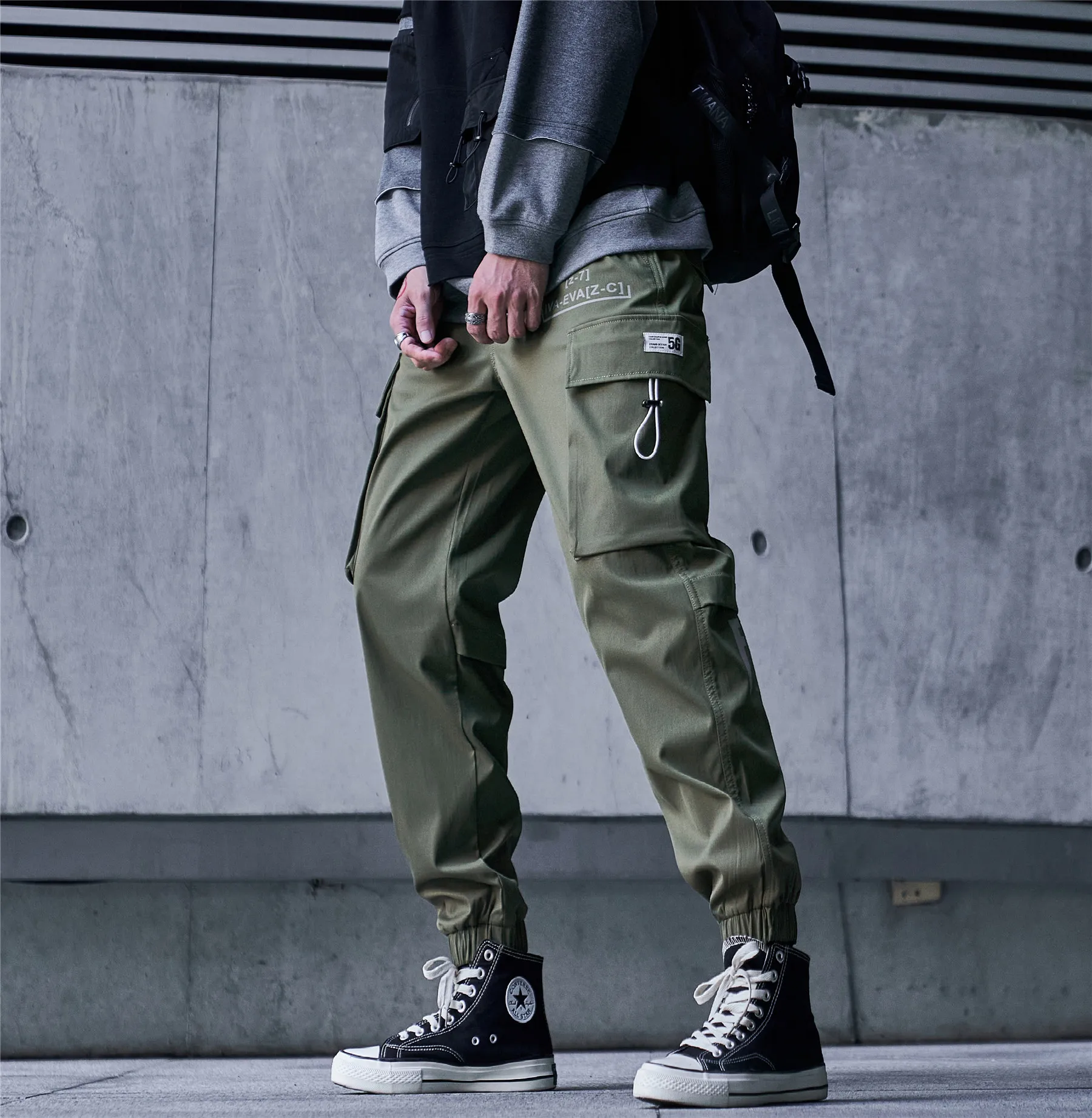 سراويل البضائع الرجالية ذات الطريق الواحد موضة 2025 Harajuku الهيب هوب للركض ملابس رياضية للرجال Y2K ملابس الشارع اليابانية سراويل الترنك للرجال