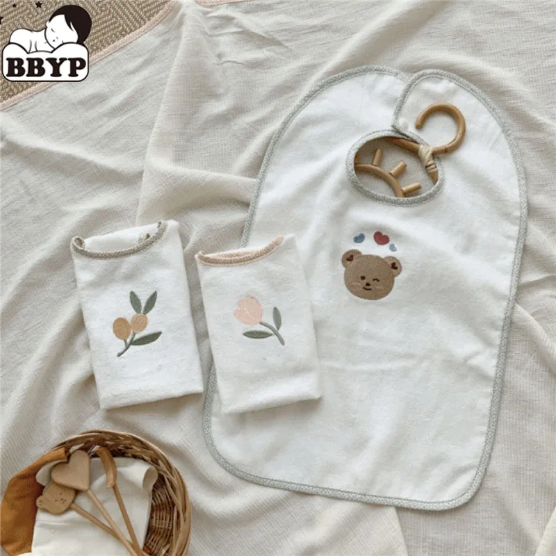 

Korean Baby's Sleeve Less Protective Clothing cotton Baby Bibs Bear Embroidery Baby Wear Bibs