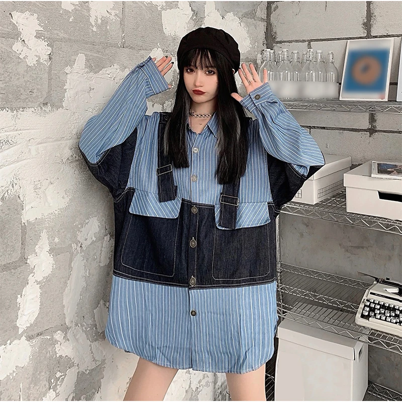 Blus Kemeja Patchwork Denim Wanita Lengan Panjang Chic Palsu Dua Potong Blus Bergaris Vertikal 2022 Musim Semi Wanita Pakaian Luar Baru