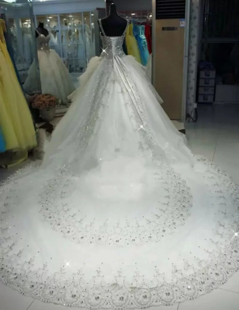 2022 بلينغ حجر الراين كريستال فساتين الزفاف رائع ألف خط السباغيتي قطار طويل زي العرائس Vestidos De Noiva مخصص