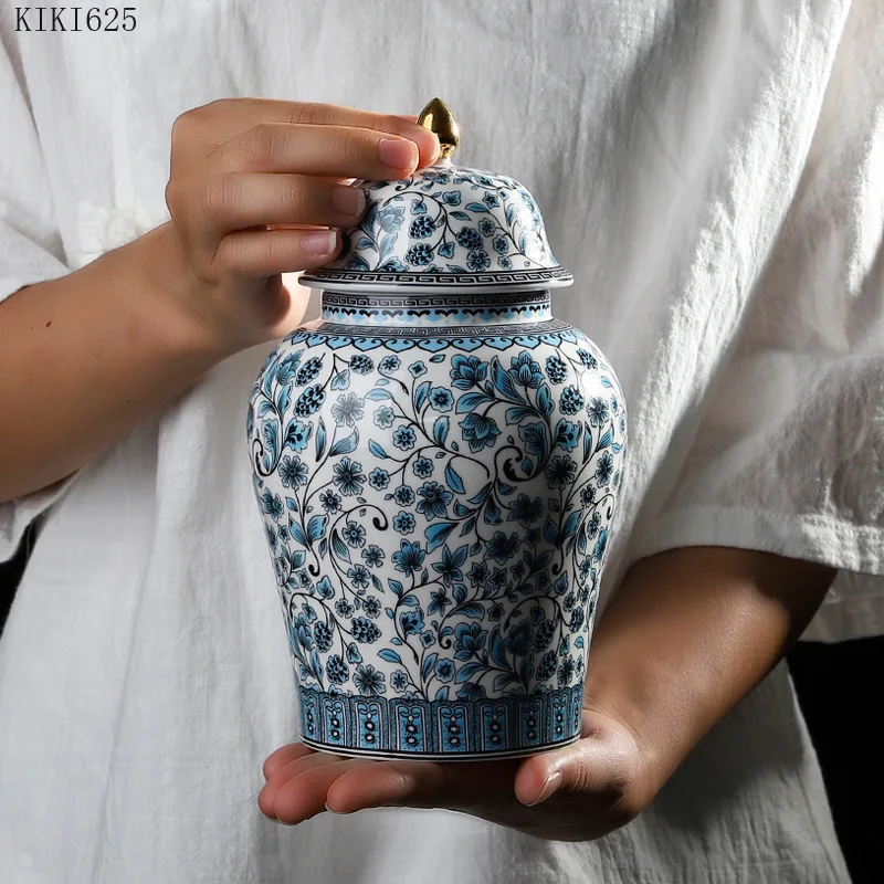 Classical Blue Flower and Leaf Pattern Ceramic Storage Jar with Lid Vase Flower Arrangement Exquisite Sealed Tea Pot Home Decor