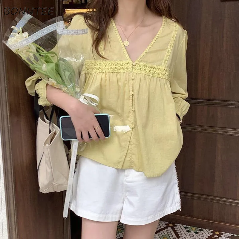 Shirts Women Solid V-neck Hook Flower Hollow Summer Korean Style Sweet Cute Tops Harajuku Casual All-match Camisas Mujer Classic