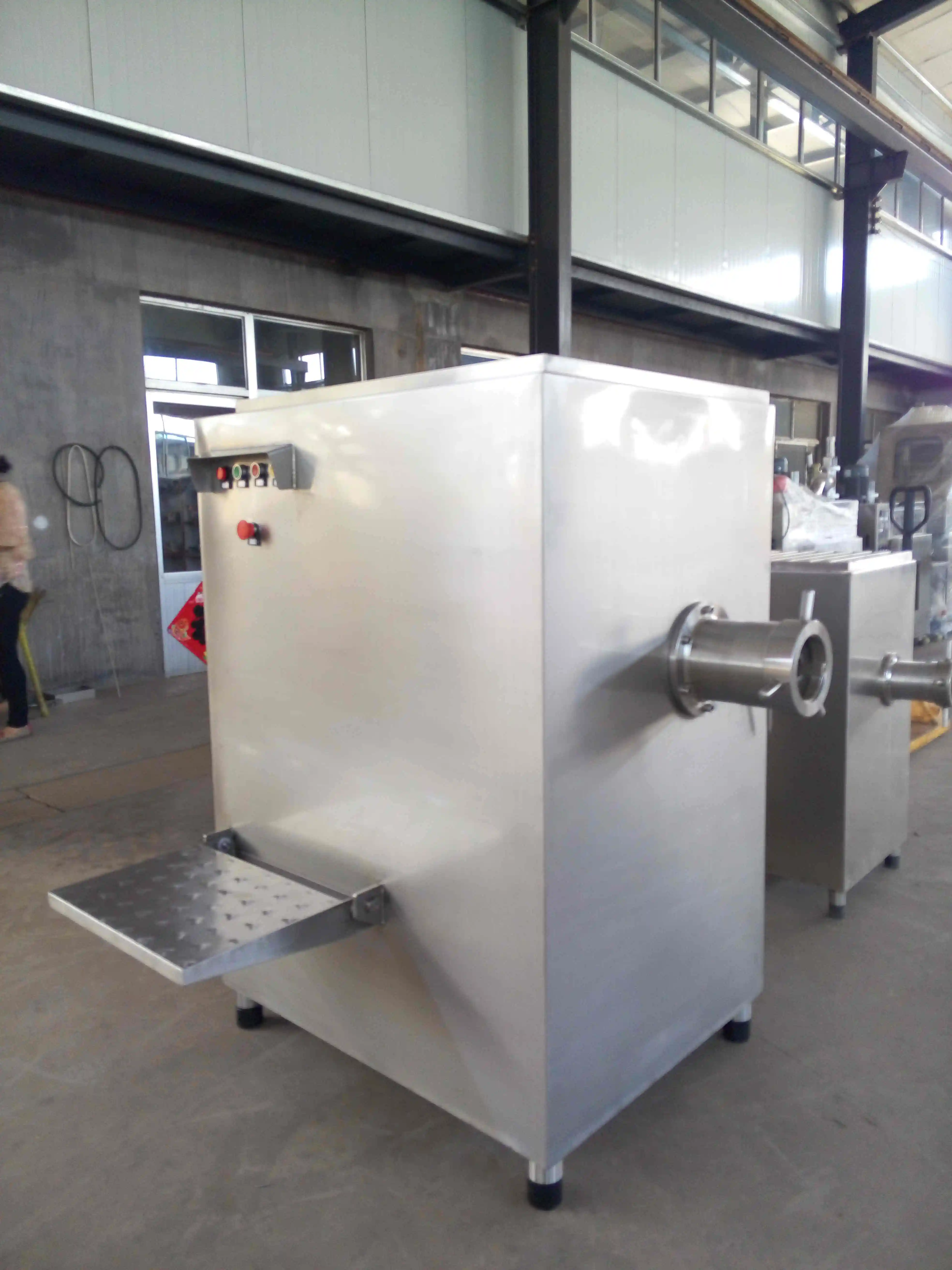 High Output Frozen Meat Grinder Chicken Mincer Machinery For Sausage Processing