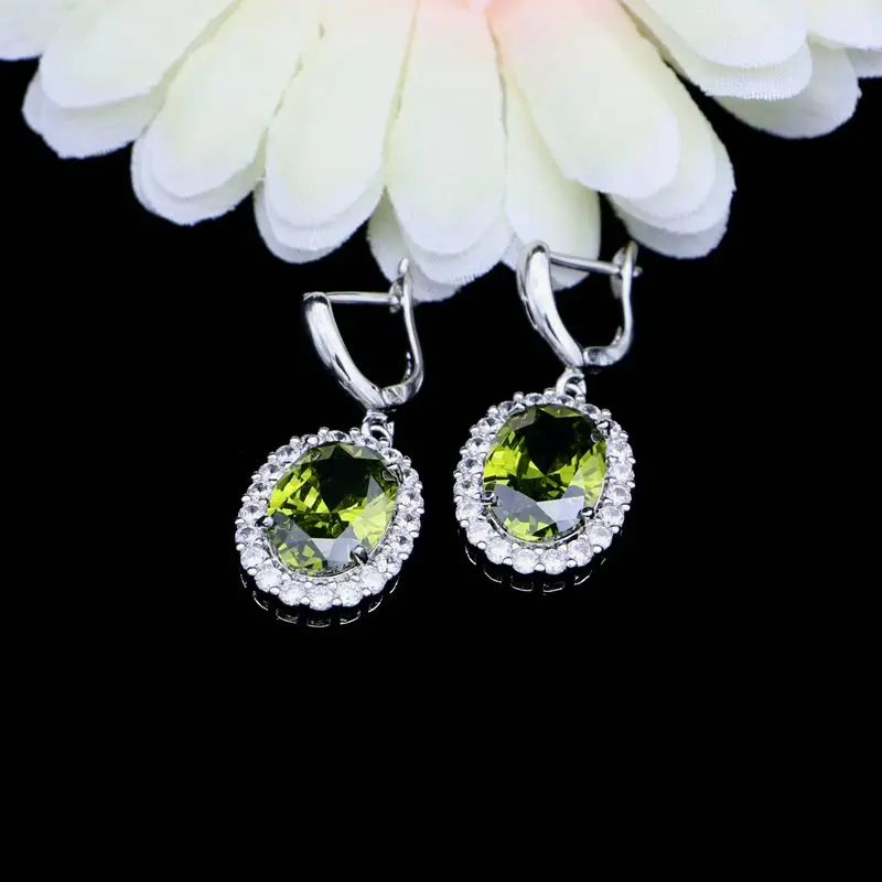 Fashion 925 Sterling Silver Earrings of Olive Green Stone and White Crystal for Bridal Decoration