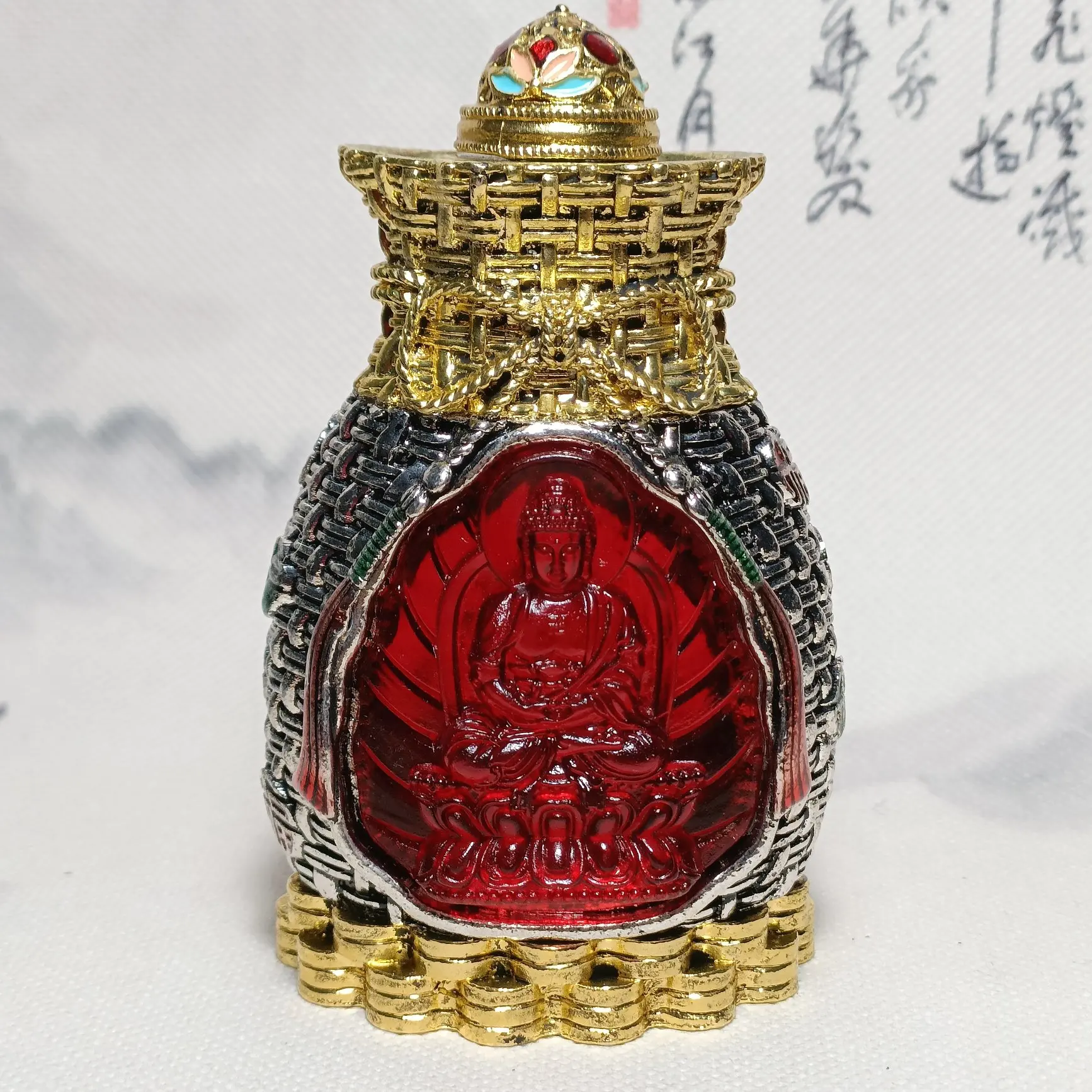 

Exquisite Tibetan Silver Purse Buddha snuff bottle home decoration