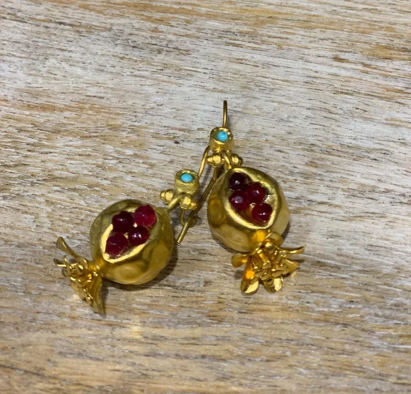 Vintage Earrings Dangle Red Garnet Earrings Pomegranate Seeds Earrings Eardrop Personality Drop Earrings Vintage Fruit Jewelry