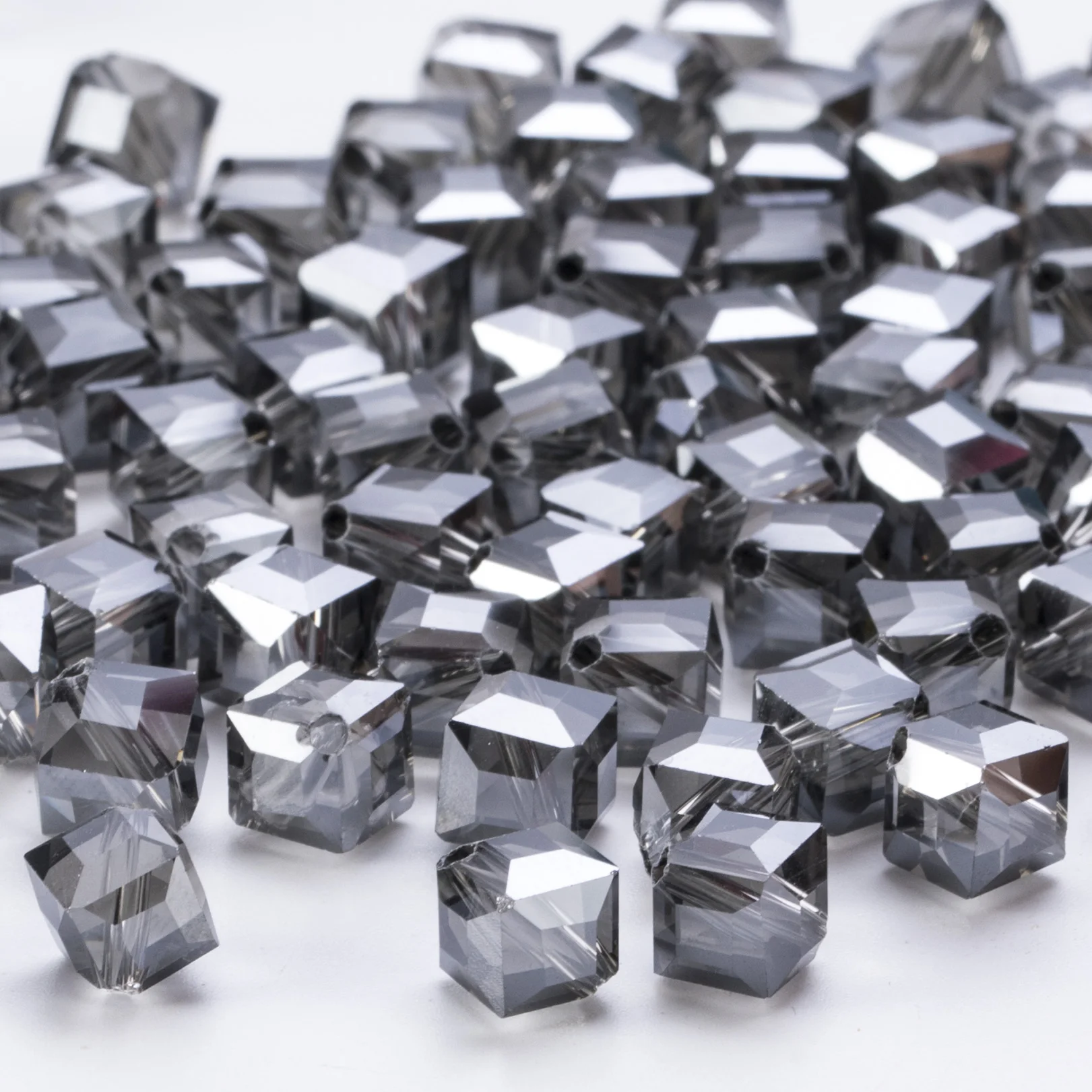 20 sztuk/partia kwadratowe szklane Spacer koraliki dla DIY bransoletka tworzenia biżuterii akcesoria Cube Austria przekątnej otwór Faceted kryształowe koraliki