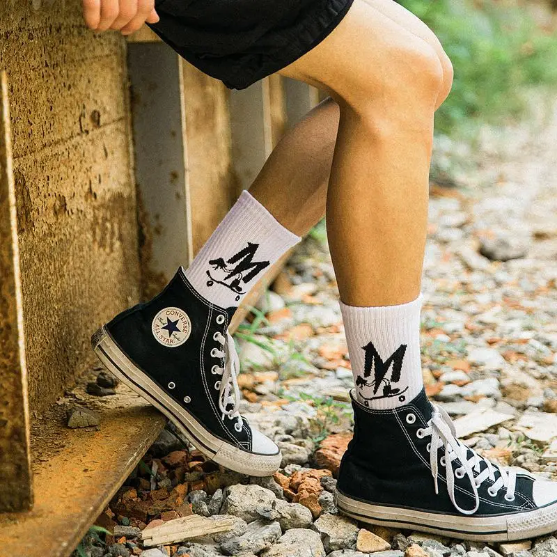 Popular Logo Men's Mid-tube SOCK Cotton Japan Korean Alphabet European Street Hiphop Letters Skateboard High Waist Socks