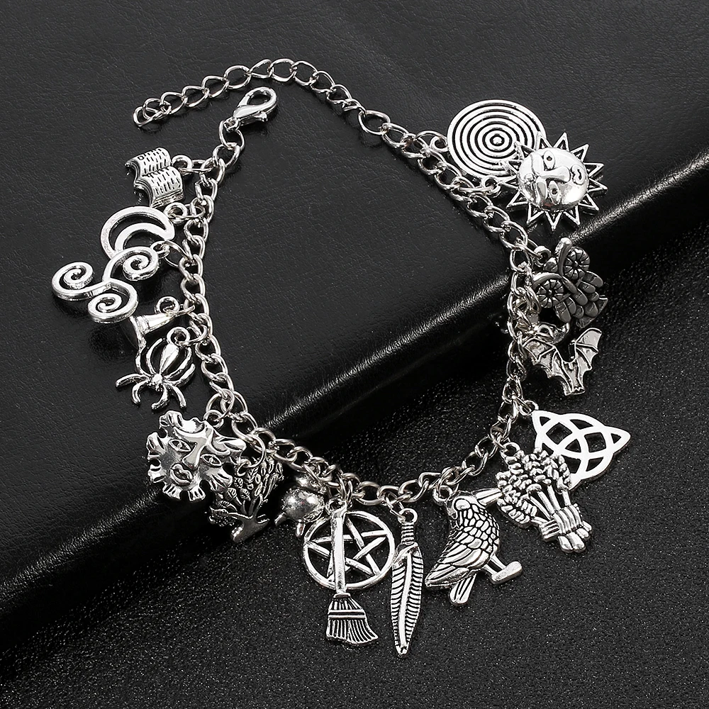 Halloween Bracelet Rich Pendantl Star Moon Horror Spider Magic Broom Punk Charm Bracelet Christmas Bracelet Women\'s Jewelry