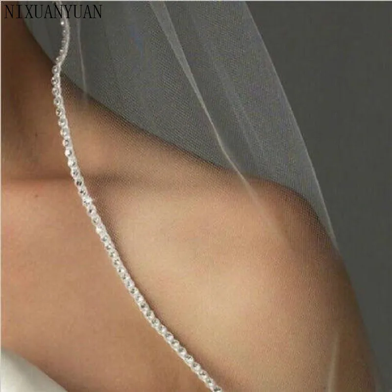 Bruiloft Accessoire Korte Crystal Edge Bruiloft Sluier Wit Ivoor Custom Made Lengte 1 Tier Bridal Veil Met Metalen Kam