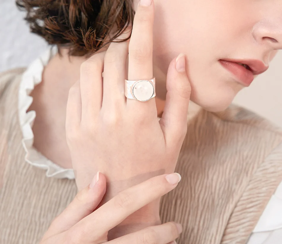 

trend Designed artificial gemstone exaggerated Unusual Alloy rings for women fashion jewelry