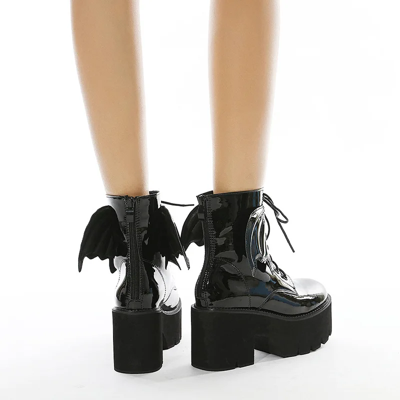 New Fashion Angel Wing Stivaletti Tacchi alti Stivali con plateau da donna in pelle verniciata Punk Gotico Modello sexy Scarpe Prefectcf5