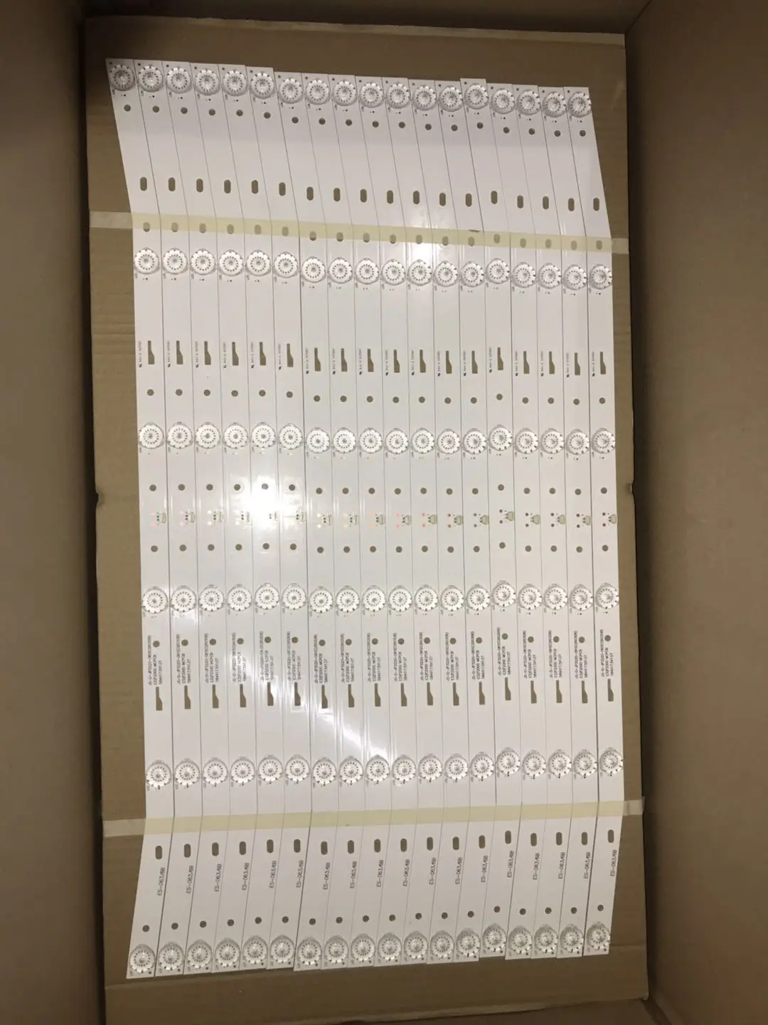 2pcs/tv New and original quality For NUOVA LED Backlight Strip JS-D-JP3220-061EC XS-D-JP3220-061EC E32F2000 MCPCB