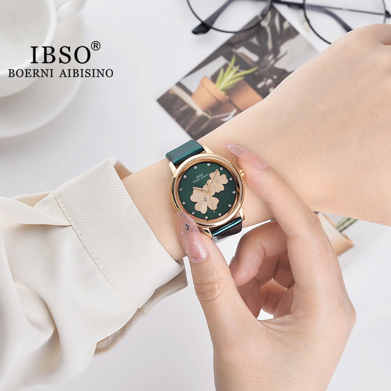 Imagem -05 - Ibso Trevo 3d Relógios para Mulheres de Luxo Verde Strass Discagem Pulseira de Couro Flor Genebra Relógio de Pulso Presentes das Senhoras Aço Inoxidável