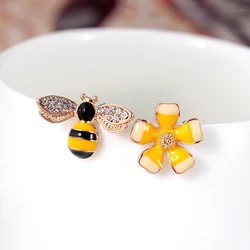 Lovely Asymmetric Drip Oil Bee Flower Earrings for Women Girl Korean Style Earring boucle d'oreille Trendy Jewelry