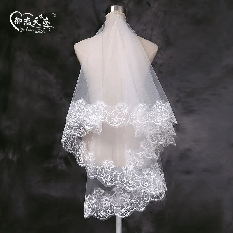 2020 New Wedding Veils Bridal Accessories White Ivory Red Elbow Length with Comb Appliques Lace Bridal Veils 2020 New