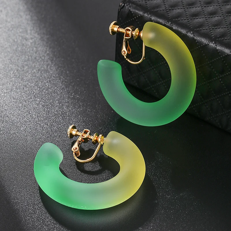 New Korean Colorful Gradient Geometric C-shaped Hoop Clip on Earrings Exaggerated Acrylic Non Pierced Earrings for Women Jewelry