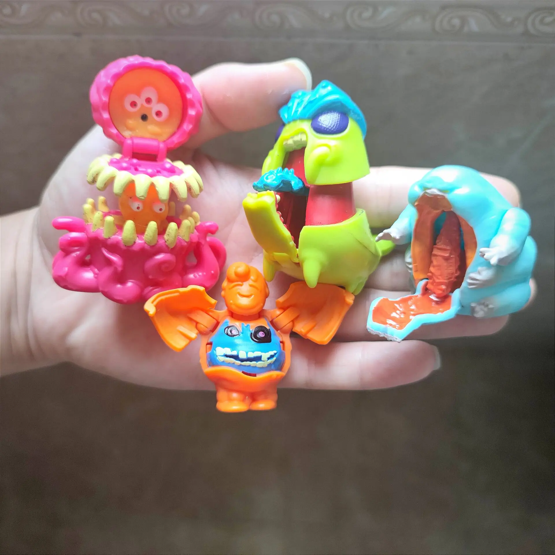 Lot of 5 Random Select Classic Movie Ghostbusters Monsters & Ghosts Accessories Action Figure Set