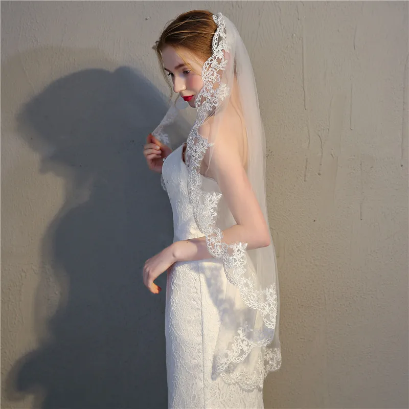 Fingertip Length Wedding Veil 1 Layer Lace Bridal Veil with Metal Comb