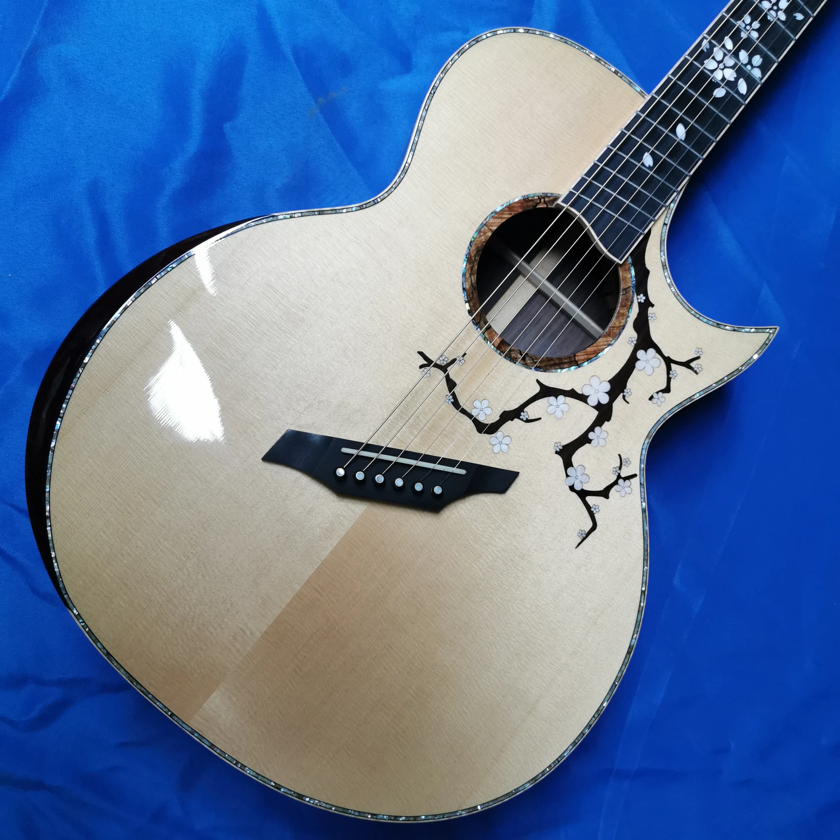 42 inch AAA top solid wood 6 string cherry blossom series fan-shaped character acoustic guitar free shipping spot one