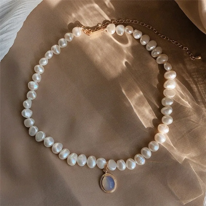 Baroque Freshwater Natural Pearl Beaded Necklace Moonstone Pendant Necklace Geometric Irregular Pearl Choker Necklace for Women