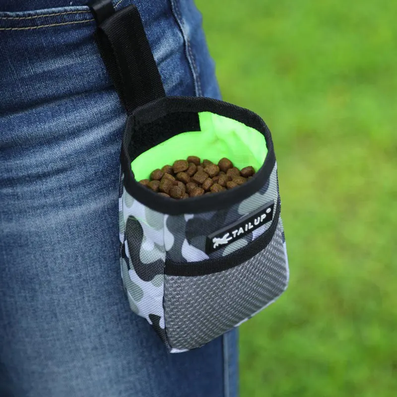 Pet Hands Free Training Waist Bag Dog Puppy Feed Pouch Outdoor Portable Camouflage Dogs Food Treat Pouch Waterproof Cloth Bag