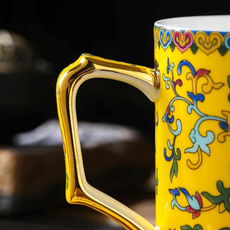 Jingdezhen เซรามิคจีนถ้วยชาที่ใช้ในครัวเรือนพร้อมฝาปิดกระเบื้องจีนถ้วยน้ำเคลือบสีถ้วยถ้วยถ้วยประชุม