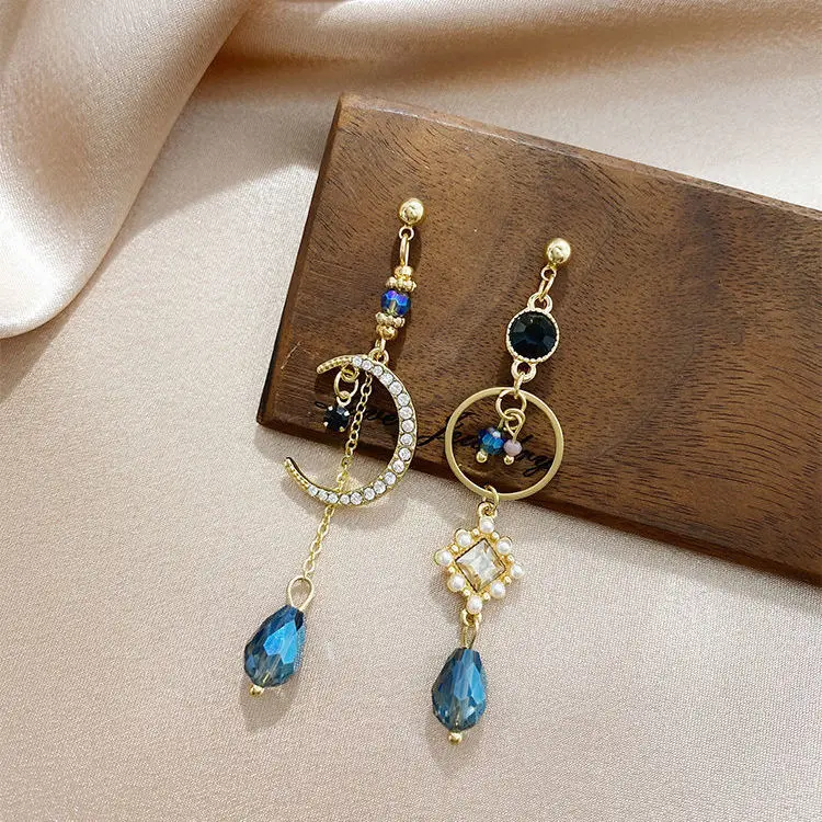 Baroque Elegant Blue Flashing Rhinestone Water Drop Clip Earrings Asymmetric Moon Tassel Long Clip Earrings No Piercing Women