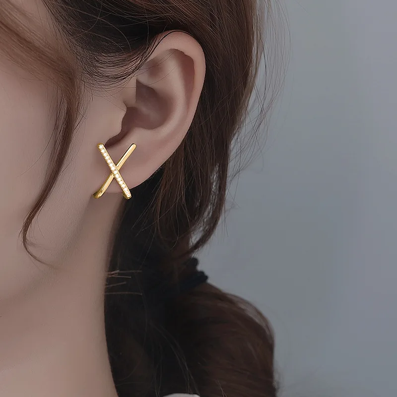 Korea's best selling fashion jewelry simple cross-cut copper inlaid zircon earrings temperament women's daily all-match earring